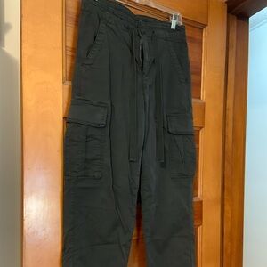 NWOT American Eagle Black Cargo pants size 6